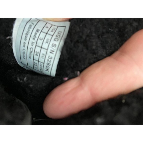 GUC! Ugg Bailey Bow II Boot Black Suede Size 4 - Picture 4 of 6